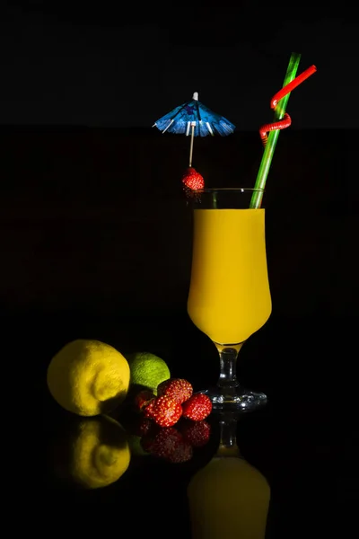 Vertical Closeup Fruit Cocktail Isolated Dark Background — Stock Photo, Image