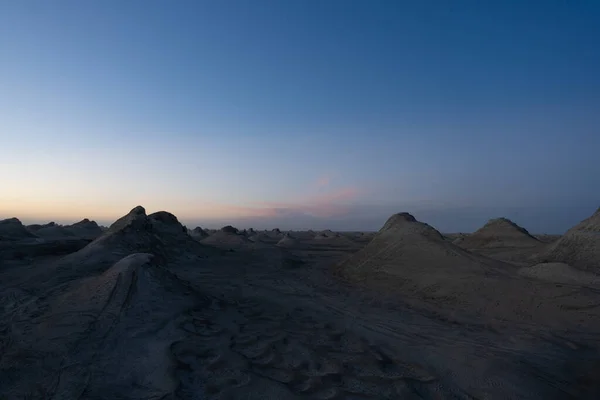 Uma Bela Vista Paisagem Yardang Landform Durante Pôr Sol — Fotografia de Stock