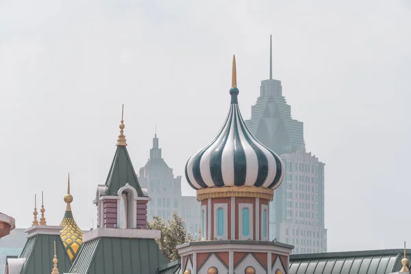 庙宇五彩缤纷的圆顶的选择 — 图库照片