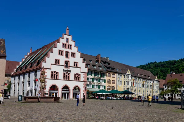 Náměstí Munsterplatz Historickými Budovami Centru Freiburgu Německo Evropa — Stock fotografie