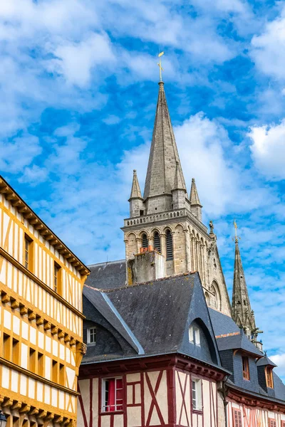 Vannes Prachtige Stad Bretagne Oude Vakwerkhuizen Met Kathedraal — Stockfoto