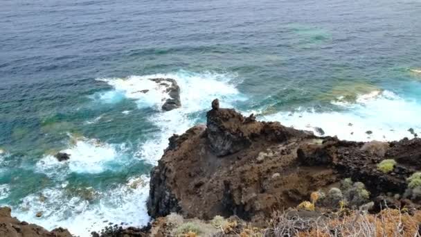 Vysoký Úhel Pohledu Hrubý Atlantický Oceán Sopečné Útesy Pobřeží Ostrova — Stock video