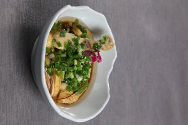 Restoranlarda Çin mutfağının fotoğraflarını çekmek için uygun.