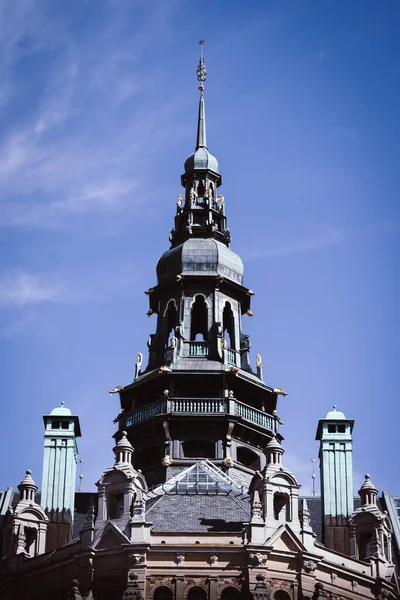 Tiro Ângulo Baixo Torre Museu Nórdico Djurgarden Abaixo Céu Brilhante — Fotografia de Stock