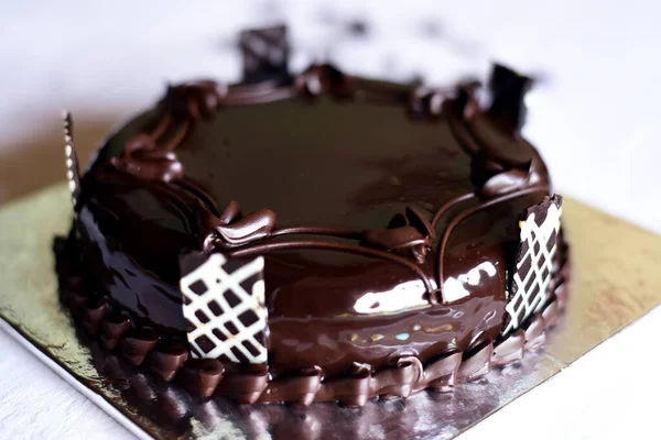 Chocolade Truffel Taart Ontworpen Met Bevroren Chocolade — Stockfoto