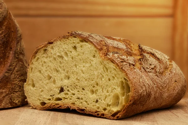 Pane Appena Sfornato Tagliere Legno Cucina — Foto Stock