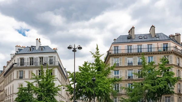 Παρίσι Τυπικά Κτίρια Στο Marais Στο Κέντρο Της Γαλλικής Πρωτεύουσας — Φωτογραφία Αρχείου