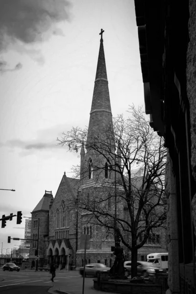 Une Échelle Gris Verticale Une Église Dans Centre Ville Denver — Photo