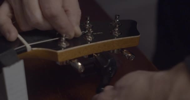 Kręte Struny Gitary Zwolnionym Tempie — Wideo stockowe