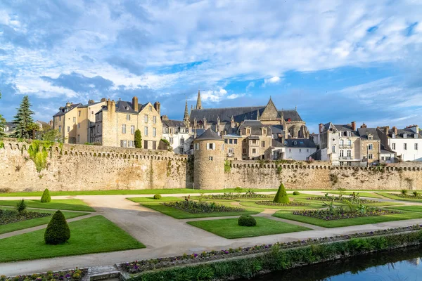 Vannes Old Houses Ramparts Garden Cathedral Background — Stock Photo, Image