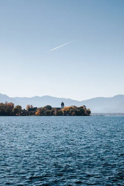 Uma Foto Vertical Beleza Lago Chiemsee Alemanha — Fotografia de Stock