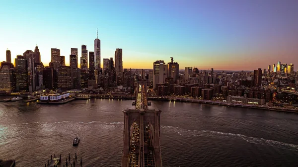Flygfoto Brooklyn Bridge Mot New York — Stockfoto