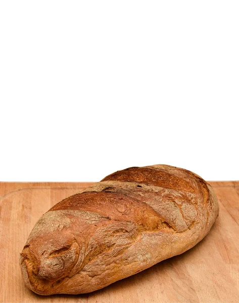 Mutfaktaki Tahta Kesme Tahtasının Üzerinde Taze Pişmiş Ekmek — Stok fotoğraf
