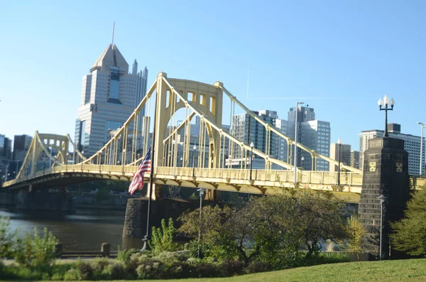 Vista Panorámica Del Centro Pittsburgh Con Puente Andy Warhol Primer — Foto de Stock