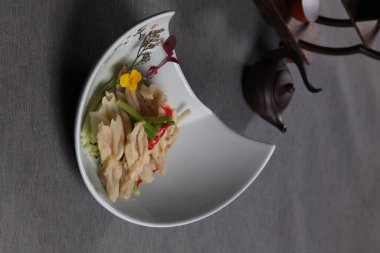 Restoranlarda Çin mutfağının fotoğraflarını çekmek için uygun.