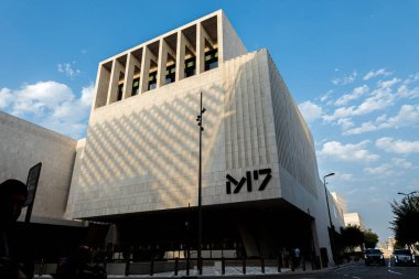 Msheireb Downtown Doha 'nın güzel mimarisi ve sadeliğiyle manzarası.