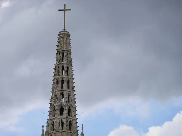 Uma Bela Vista Catedral Zagreb Contra Céu Nublado Croácia — Fotografia de Stock