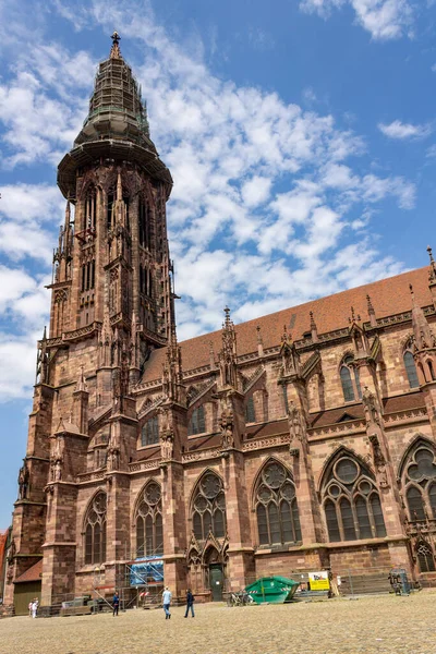 Detalle Del Muenster Friburgo Catedral Alemania Europa Contra Cielo Azul — Foto de Stock