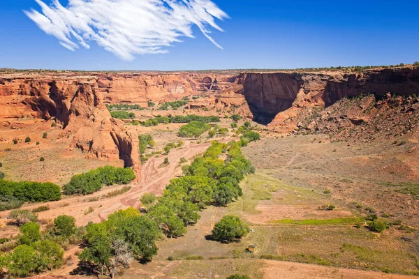 Nuage Dans Ciel Bleu Dessus Une Vallée Canyon Chelle Arizona — Photo
