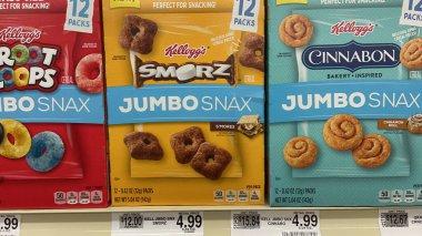 Grovetown, Ga USA - 113-21: Smores Jumbo mısır gevreği ve raf fiyat etiketi