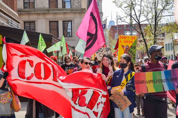 在美国纽约市举行的反对气候正义的起义的积极分子 — 图库照片