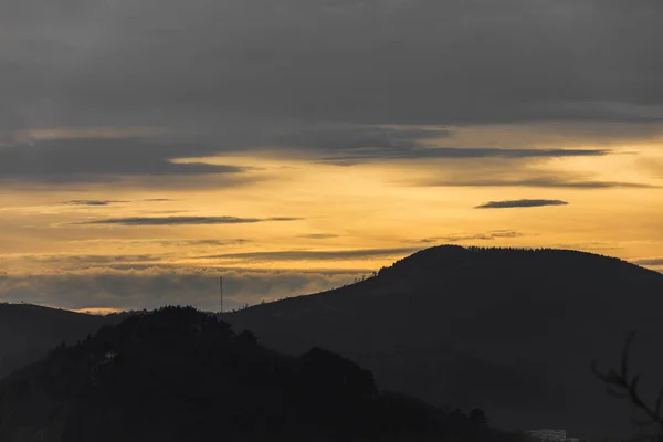 Une Vue Fascinante Beau Paysage Montagneux Pendant Heure Dorée — Photo