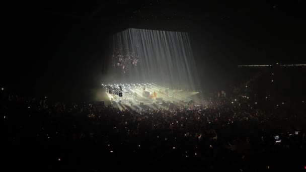 Zalgiris Arena Kaunas Litvanya Daki Konserde Eğlenen Insanlar — Stok video