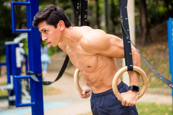 Young Shirtless Athletic Man Exercising Park — Stock Photo, Image