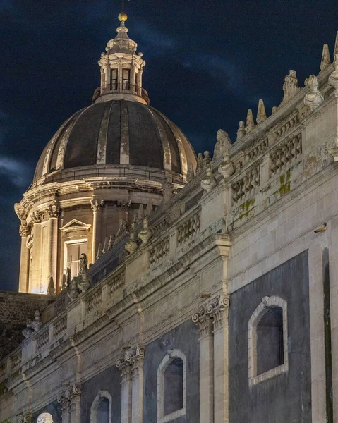 Piękne Ujęcie Kościoła Katolickiego Katanii Sycylia — Zdjęcie stockowe