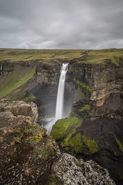 Водопад Хайфосс Исландии Летом — стоковое фото