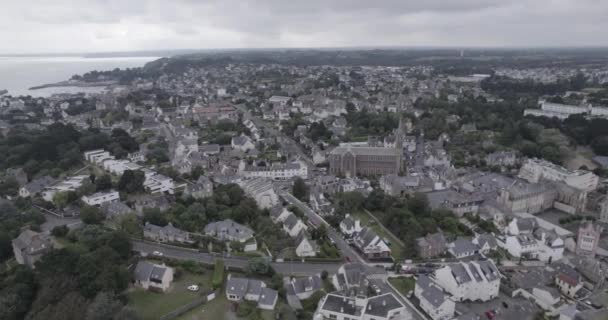 Drone Shot Wavy Bretagne Brittany Ocean Water Swimming Pool Cityscape — Stock Video