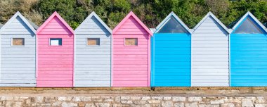 Ile-aux-Moines, Fransa, sahilde banyo kulübeleri