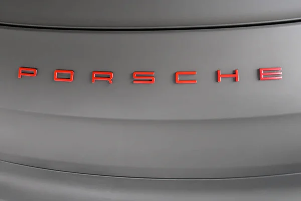 Марта 2022 Германия Красный Porsche Окрашенный Серый Цвет — стоковое фото