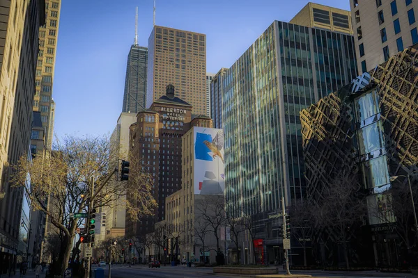 Прекрасный Снимок Утренних Огней Теней Зданиях Чикаго — стоковое фото