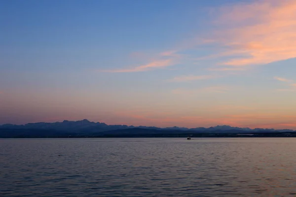 Μια Όμορφη Φωτογραφία Της Λίμνης Constance Κατά Διάρκεια Του Ηλιοβασιλέματος — Φωτογραφία Αρχείου