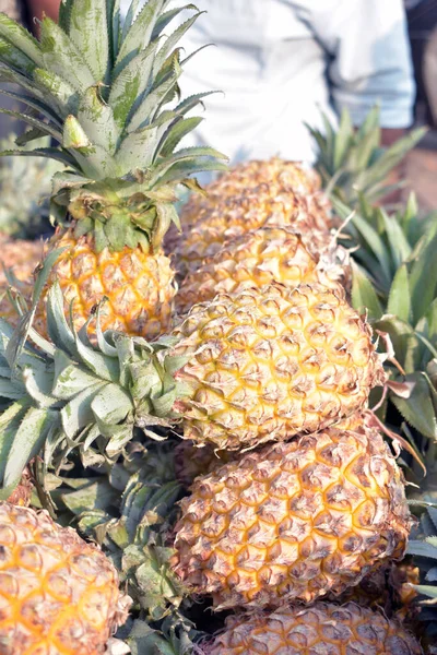 Closeup Fresh Pineapple Arranged Market Stall — Stock Photo, Image