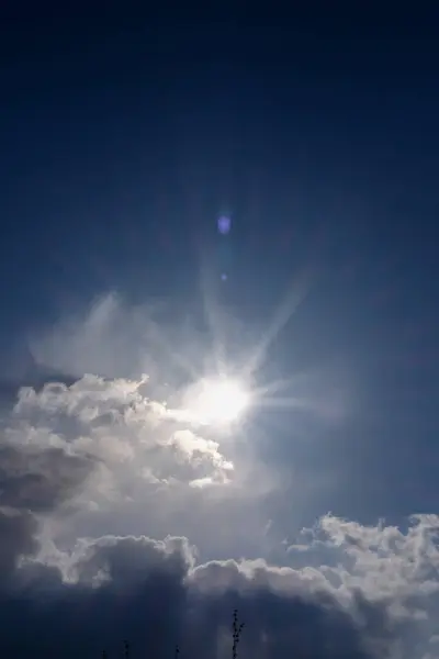 色付きの空の完璧な背景写真です — ストック写真