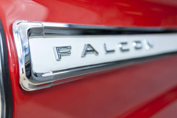 Ford Falcon Эмблема Пассажира Стороны Автомобиля — стоковое фото