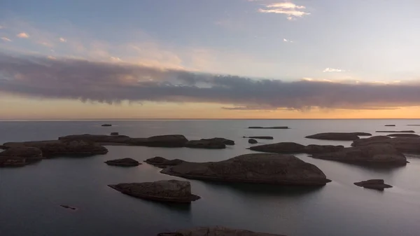夕暮れ時の岩の海の美しいショット — ストック写真