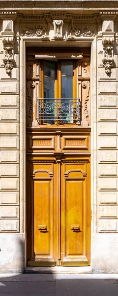 Paryż Stare Drewniane Drzwi Typowy Budynek 11E Dzielnicy — Zdjęcie stockowe