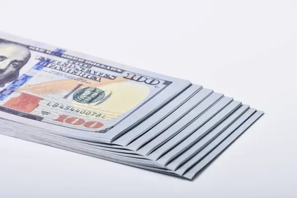 Eine Großaufnahme Eines Stapels Amerikanischer Hundert Dollar Auf Einem Weißen — Stockfoto