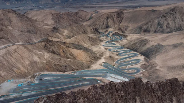 Widok Powietrza Rozległy Kanion Zakrzywione Drogi Logar Afganistanie — Zdjęcie stockowe