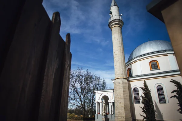 Une Belle Mosquée Juma Sous Ciel Bleu — Photo