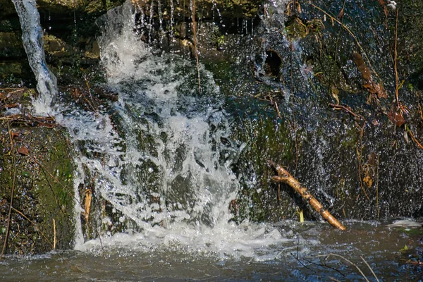 Närbild Vattenfall Skogen — Stockfoto