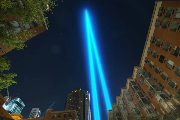 Vue Angle Bas Des Bâtiments Des Lumières Bleues Commémoratives Septembre — Photo