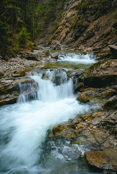 ドイツ バイエルン州のバート フィリンバッハ自治体のジェンバッハ滝 — ストック写真