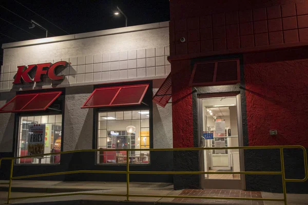 Augusta Usa Kentucky Fried Chicken Restaurant Der Nächtlichen Eingangstür — Stockfoto