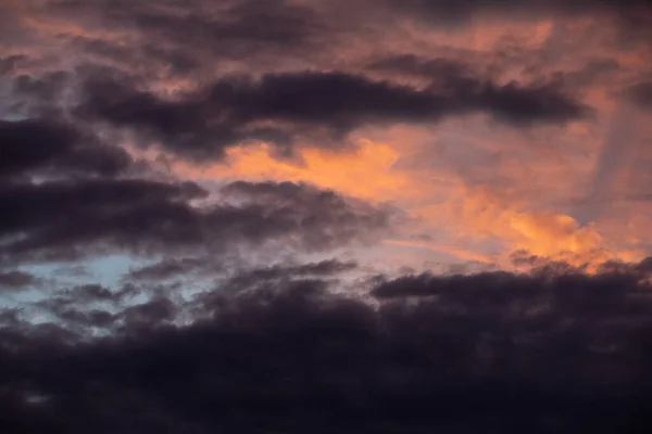 Zářící Obloha Při Západu Slunce Nebo Východu Slunce — Stock fotografie