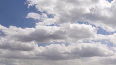 Güzel bir beyaz bulut görüntüsü