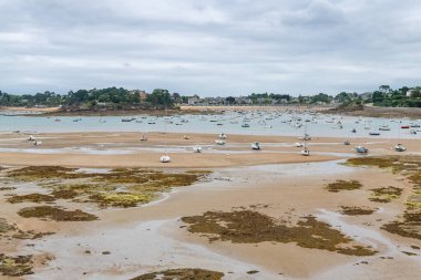 Brittany 'de bir Saint-Briac-sur-Mer Güzel bir plaj